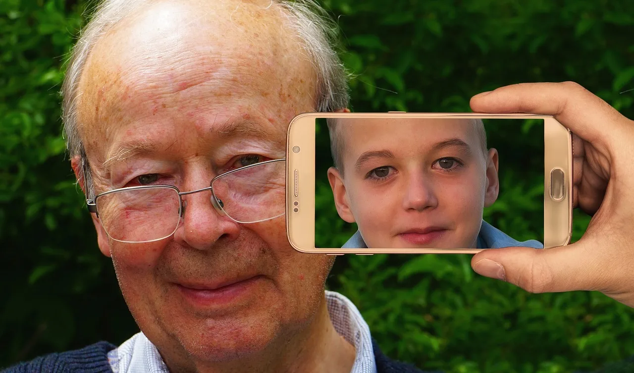 youth, old, smartphone, face, man, boy, child, mobile, discrepancy, difference, eyes, view, double, philosophy, hand, reality, virtual, illusion, imagination, self-deception, pretense, desired image, wishful imagination, fiction, mirage, unreality, wish, wrong hope, dream, wore, phone, camera, portrait, lifestyle, photography, technology, screen, taking photos, cell, samsung, picture, digital, photographer, media, advertisement, difference, reality, reality, reality, reality, reality, virtual, illusion, imagination, mirage, samsung, media. Age restrictions rules: the trigger decides