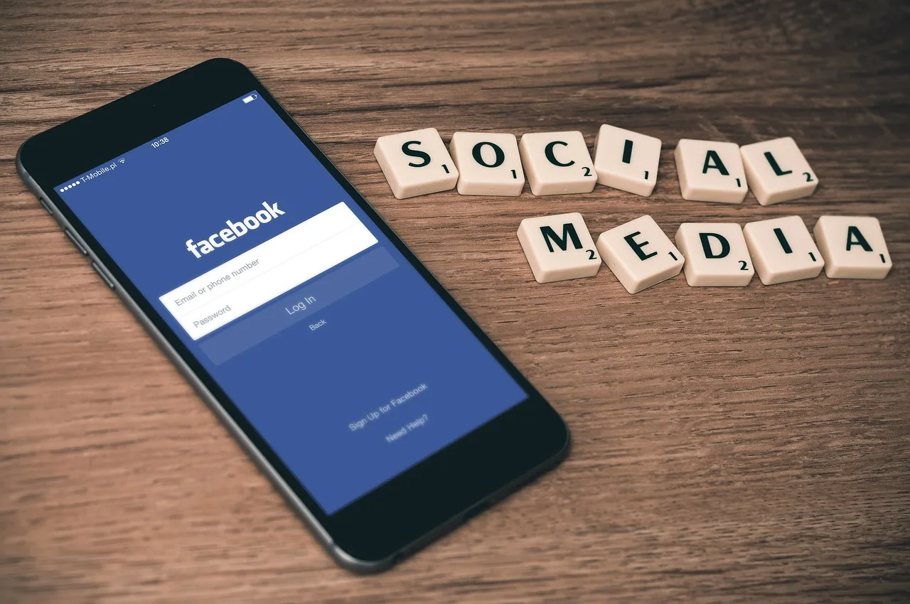 social media, facebook, smartphone, iphone, mobile, media, web, internet, social network, social networking, multimedia, social media, social media, social media, facebook, facebook, facebook, facebook, facebook. Enforcement outcomes compared: platform ban rules matter less than the grading