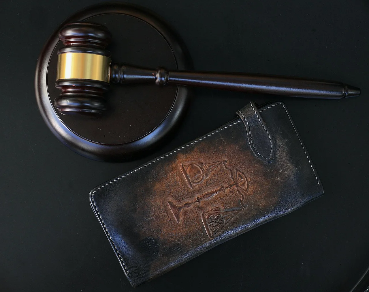 gavel, justice, law, courtroom, lawsuit, judge, regulation, symbol, liberty, gavel, gavel, justice, law, law, law, courtroom, courtroom, lawsuit, lawsuit, lawsuit, lawsuit, lawsuit, judge, judge. Section 230 and state speech laws, what US platforms must remove